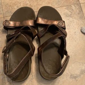 Vionic sandals copper color